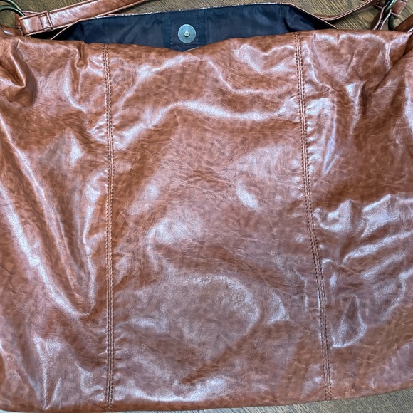 Lg Soft 2handle tooled leather-look rust shoulder bag, decorative zippers front. - Picture 6 of 7